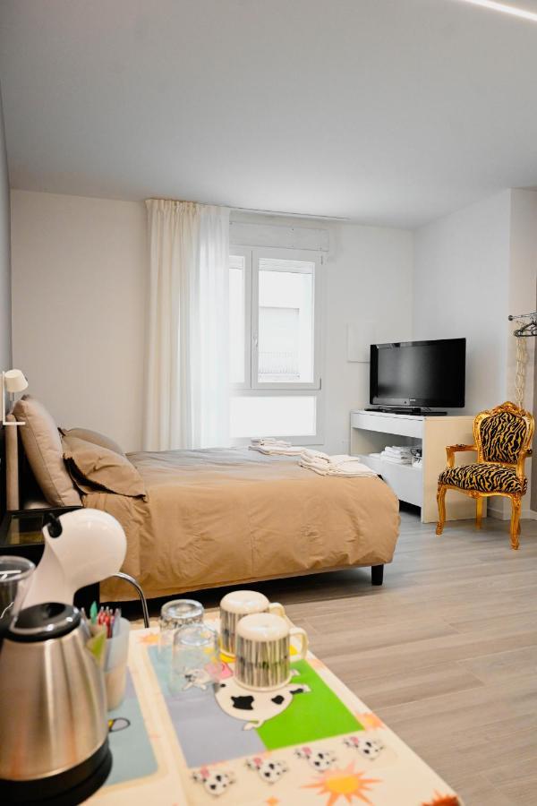 Cozy Studio Downtown Apartment Bassano del Grappa Ngoại thất bức ảnh